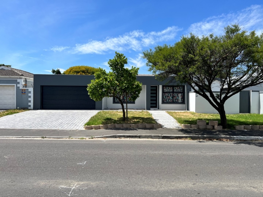 3 Bedroom Property for Sale in Parklands Western Cape